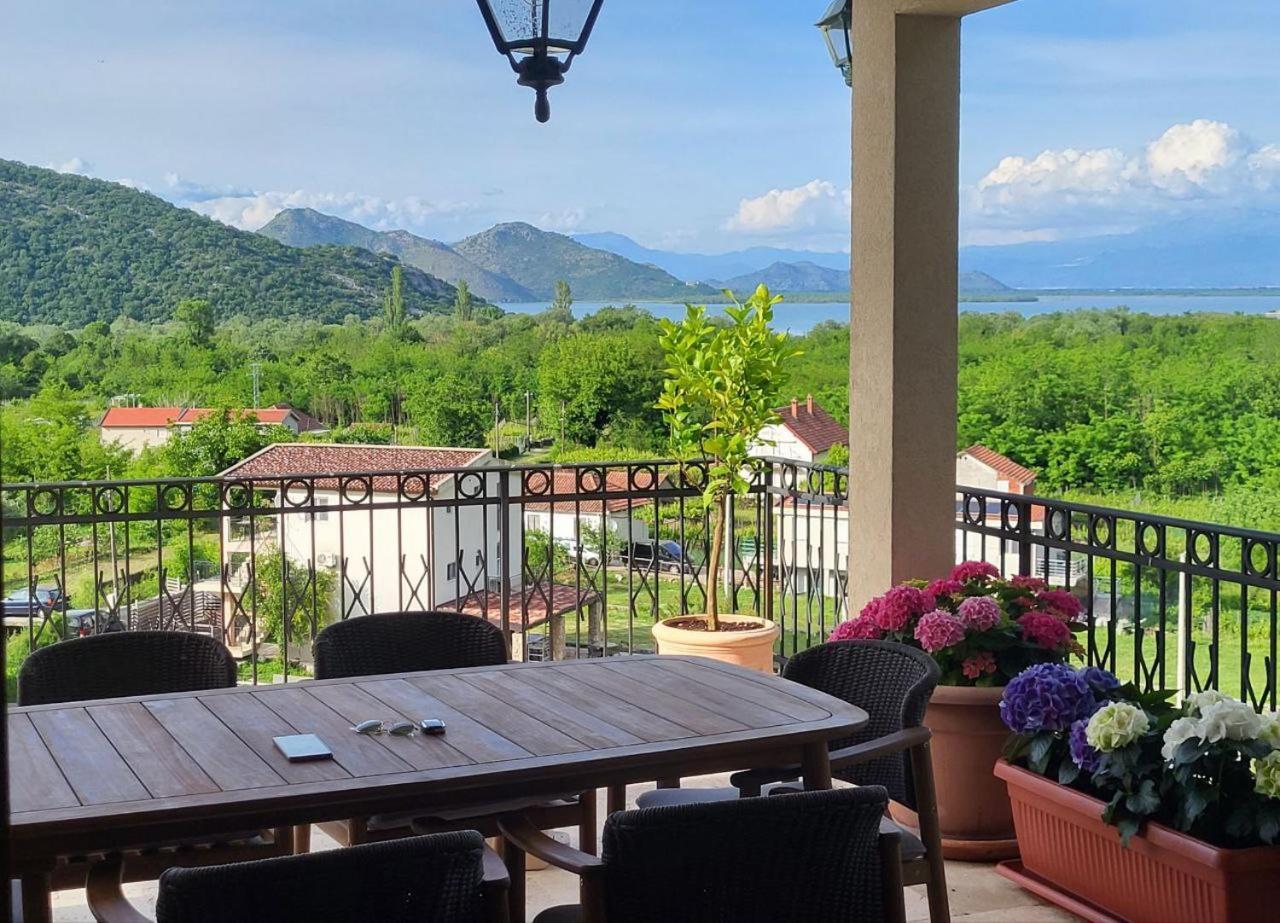Rustic House Lekovic *